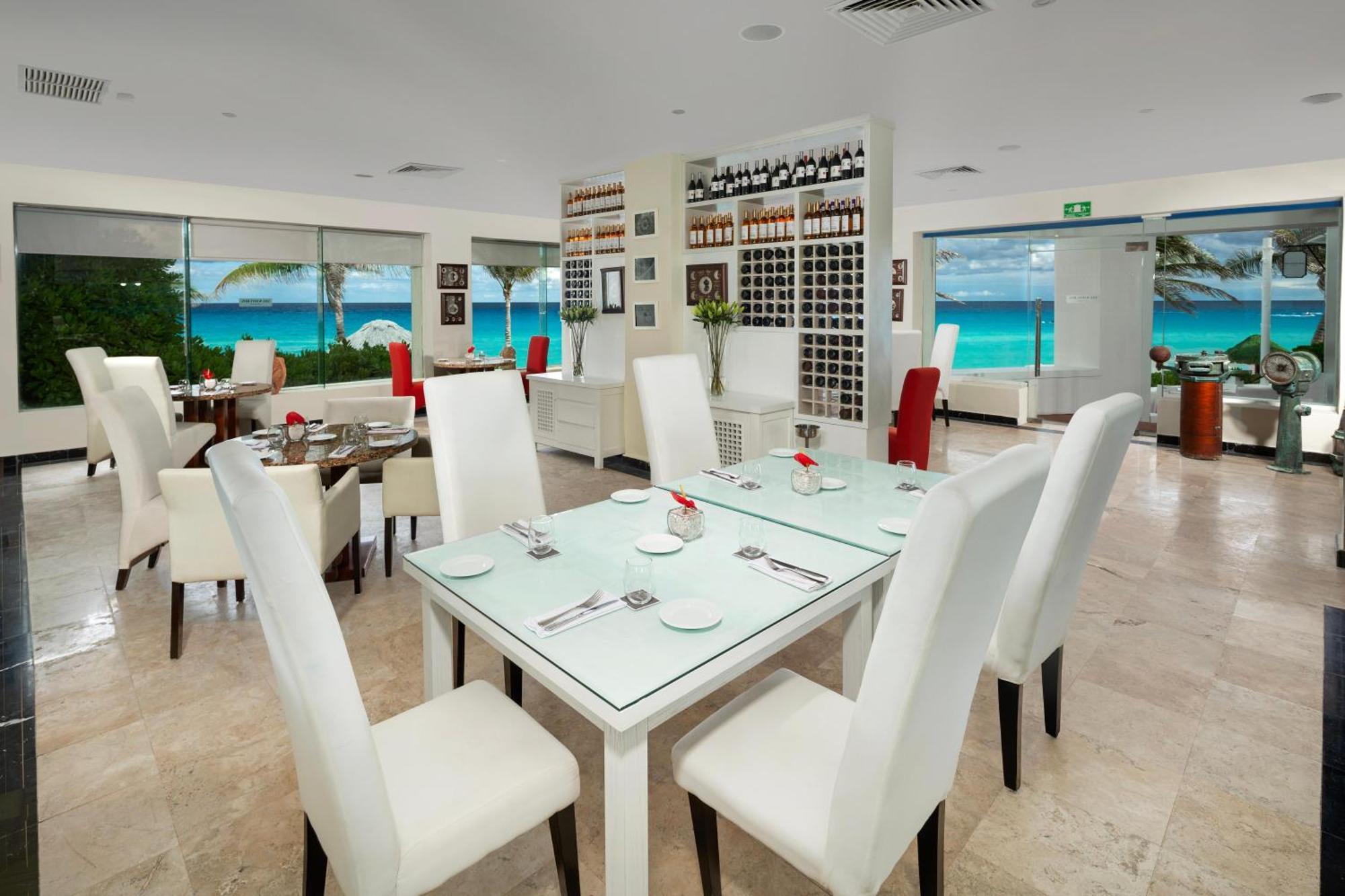 The Pyramid Cancun By Oasis Exterior foto Restaurant